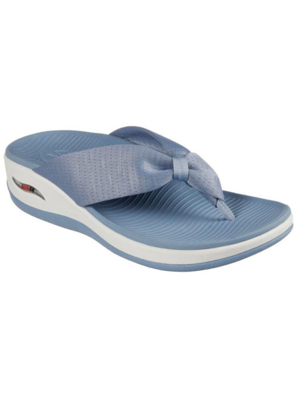 SKECHERS Women's Comfy Arch Fit Thong Flip Flop Sandals in Sky Blue. Size Medium